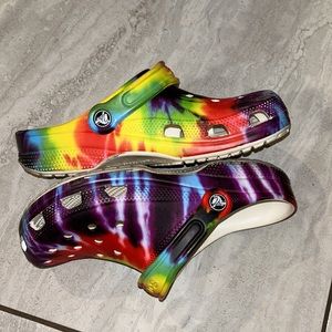 RAINBOW TIEDYE CROCS